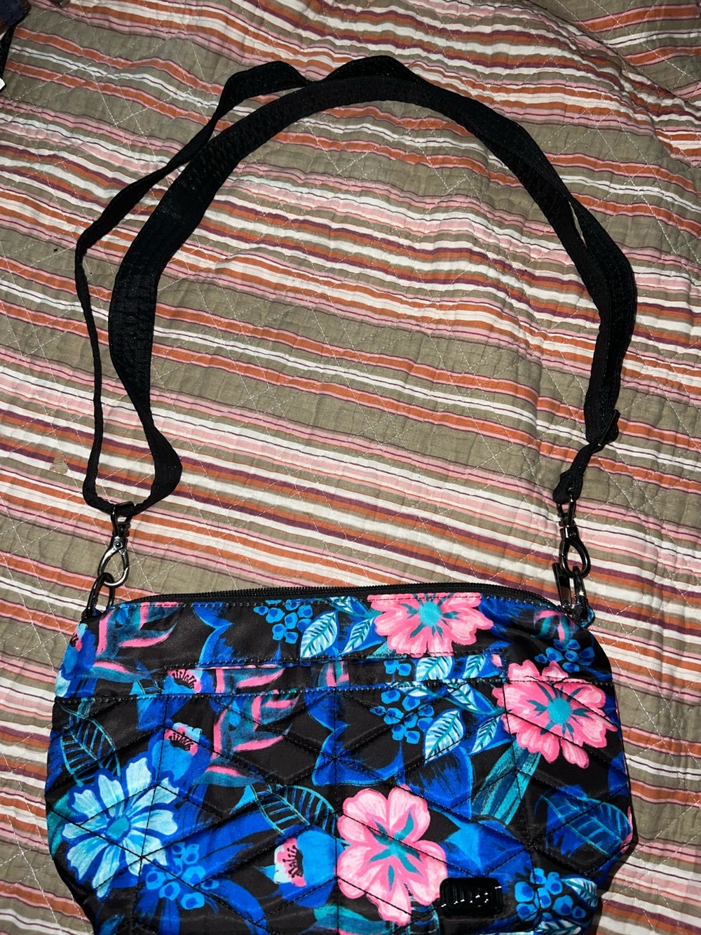LUG~Flare~Floral Quilted Crossbody Bag in Resort Black
